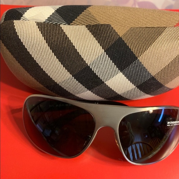 New Burberry Sunglasses B 3005 No Tags main image 4